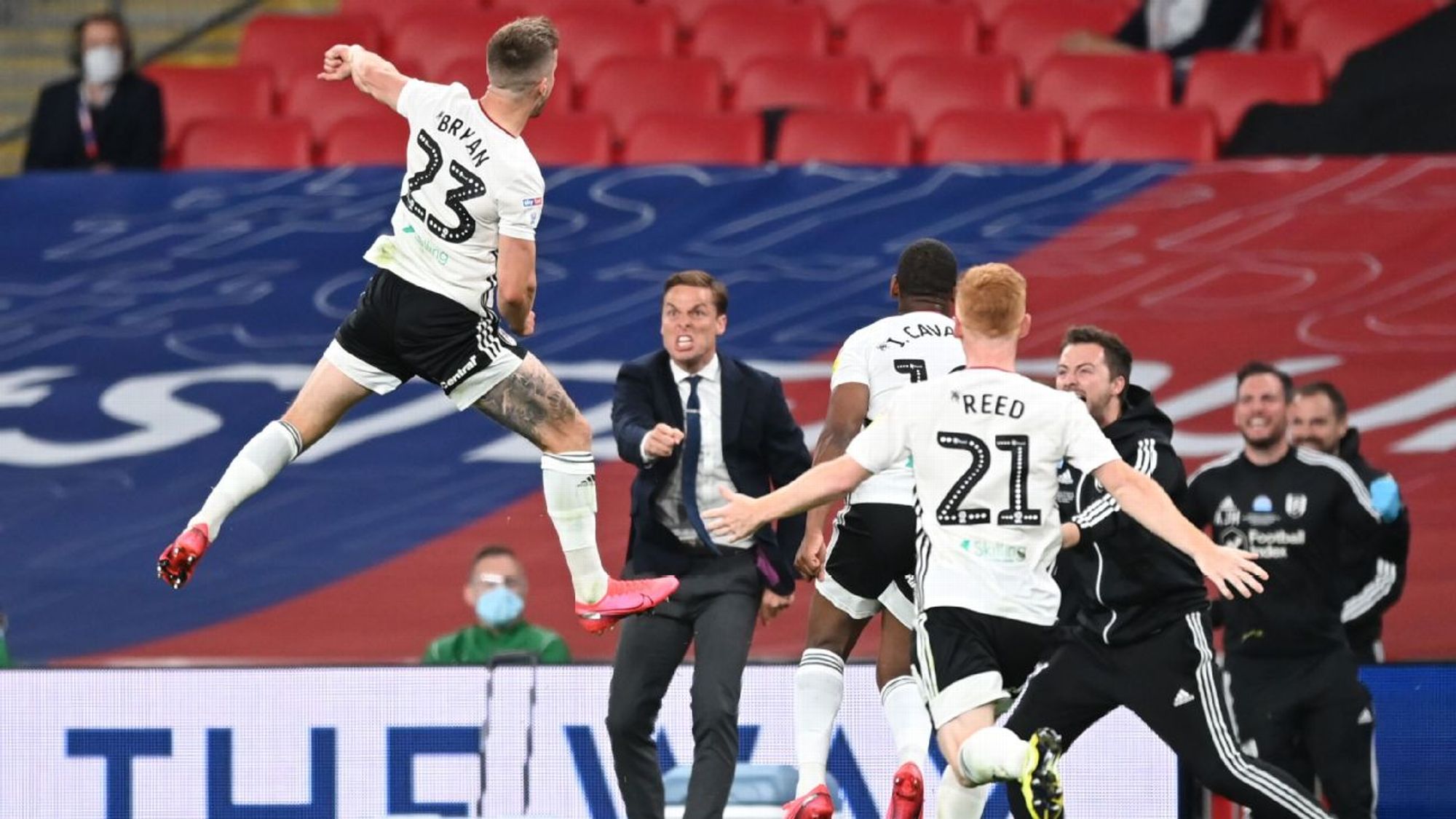 教练不仅可 教练不仅可